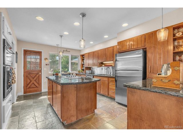 7815 Red Rock Cir, Larkspur, CO 80118