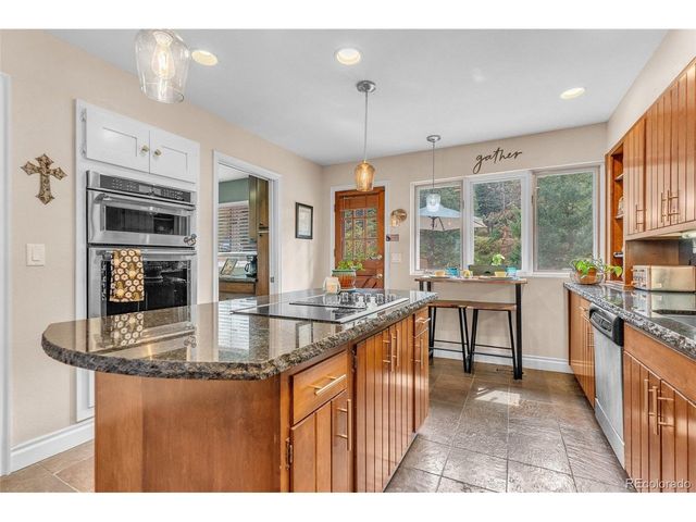 7815 Red Rock Cir, Larkspur, CO 80118