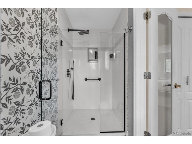 7815 Red Rock Cir, Larkspur, CO 80118