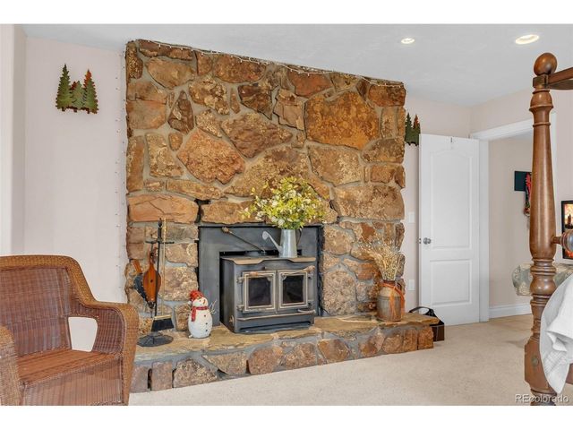 7815 Red Rock Cir, Larkspur, CO 80118