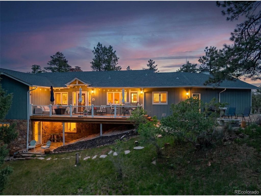 7815 Red Rock Cir, Larkspur, CO 80118