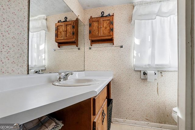 38 Mcdonough Street, Hampton, GA 30228