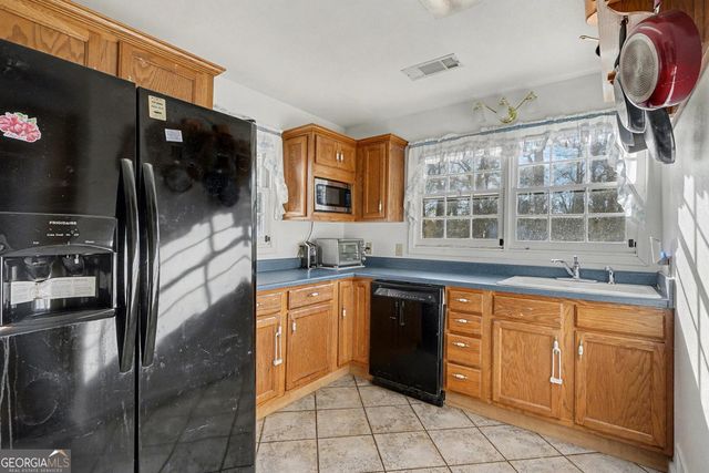 38 Mcdonough Street, Hampton, GA 30228