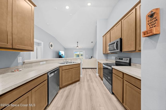 466 Fairbanks Street SW, Palm Bay, FL 32908