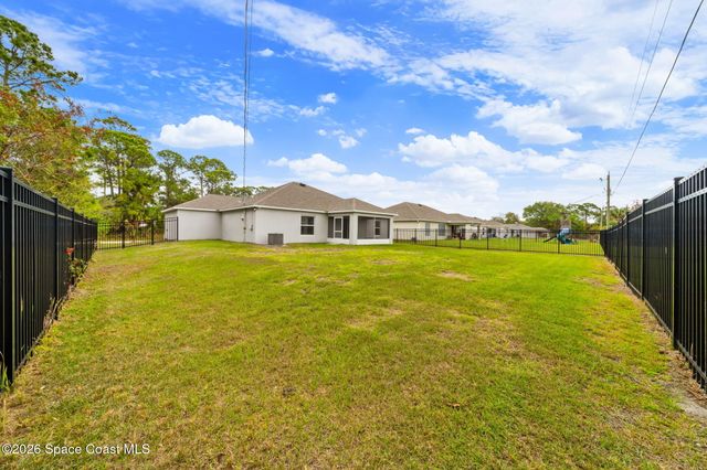 466 Fairbanks Street SW, Palm Bay, FL 32908
