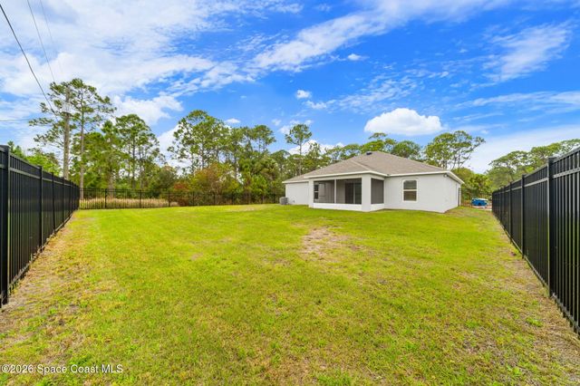 466 Fairbanks Street SW, Palm Bay, FL 32908