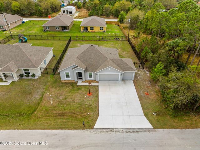 466 Fairbanks Street SW, Palm Bay, FL 32908