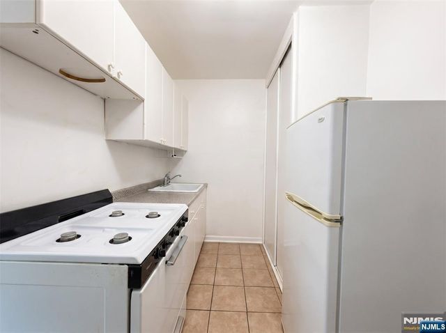 3050 Edwin Avenue 3F, Fort Lee, NJ 07024