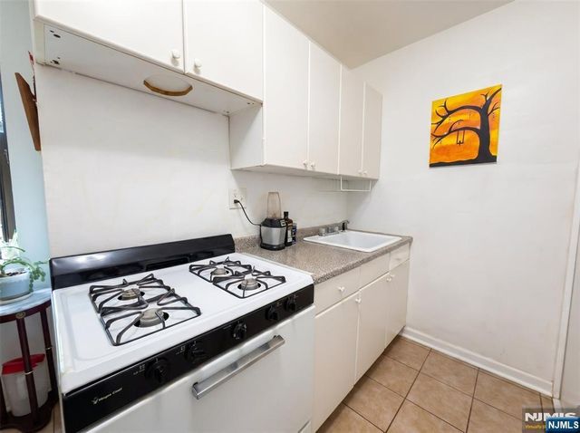 3050 Edwin Avenue 3F, Fort Lee, NJ 07024