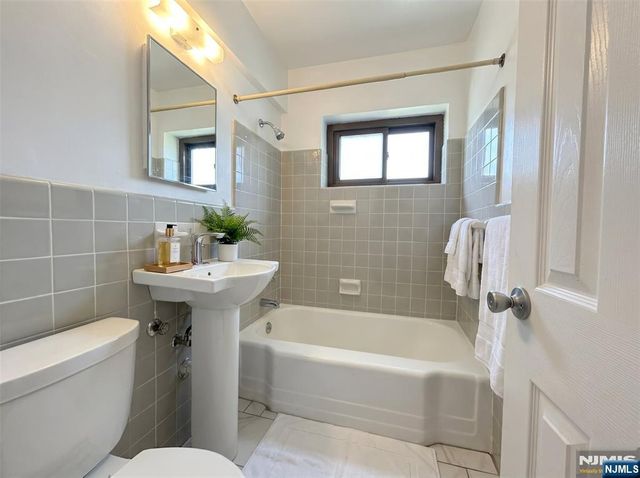 3050 Edwin Avenue 3F, Fort Lee, NJ 07024