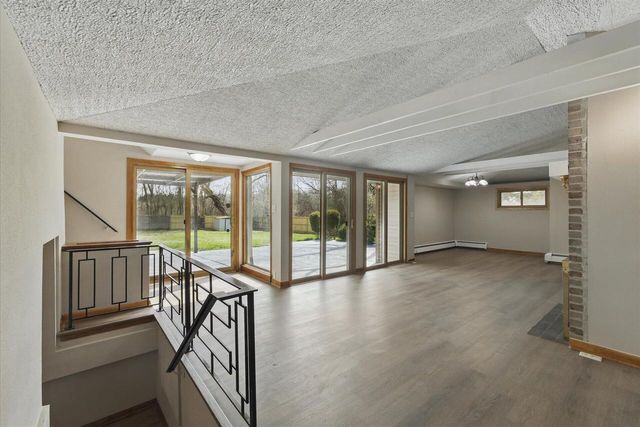 1625 W Green Tree ROAD, Glendale, WI 53209