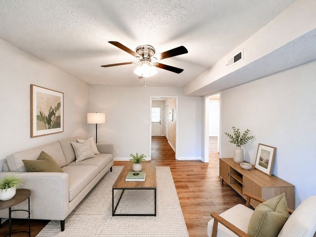 470 Martha Ln Apt H, Clarksville, TN 37043