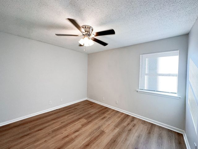 470 Martha Ln Apt H, Clarksville, TN 37043