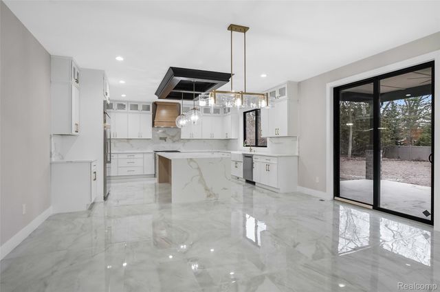 31130 Lahser, Beverly Hills Village, MI 48025