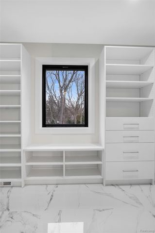 31130 Lahser, Beverly Hills Village, MI 48025