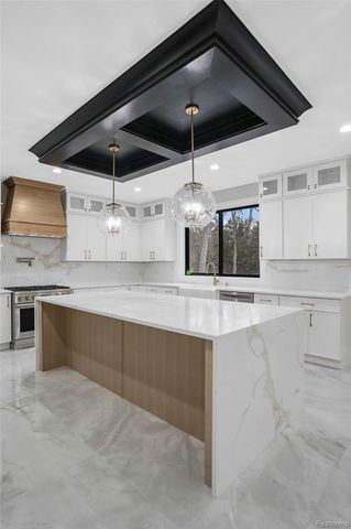 31130 Lahser, Beverly Hills Village, MI 48025