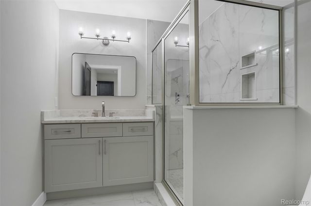31130 Lahser, Beverly Hills Village, MI 48025