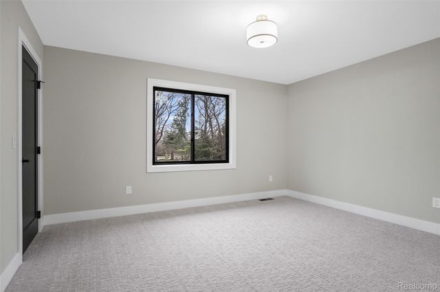 31130 Lahser, Beverly Hills Village, MI 48025