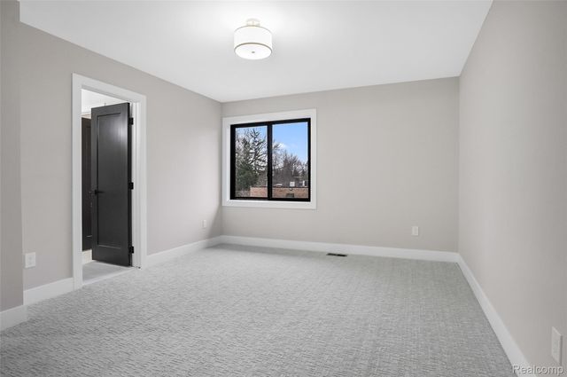 31130 Lahser, Beverly Hills Village, MI 48025
