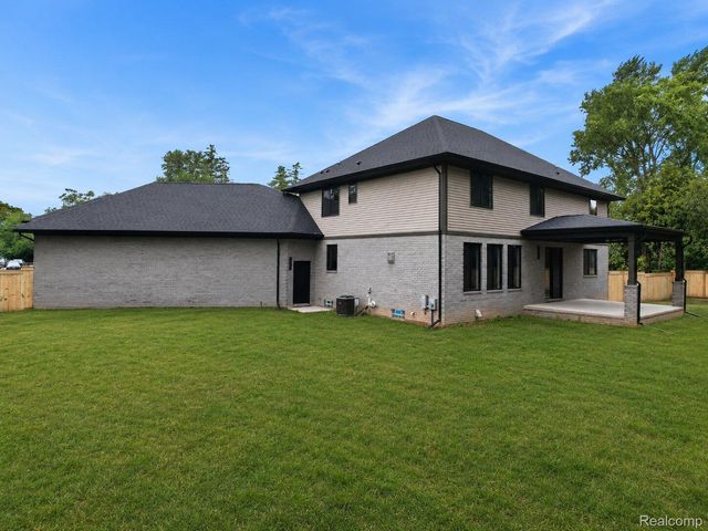 31130 Lahser, Beverly Hills Village, MI 48025