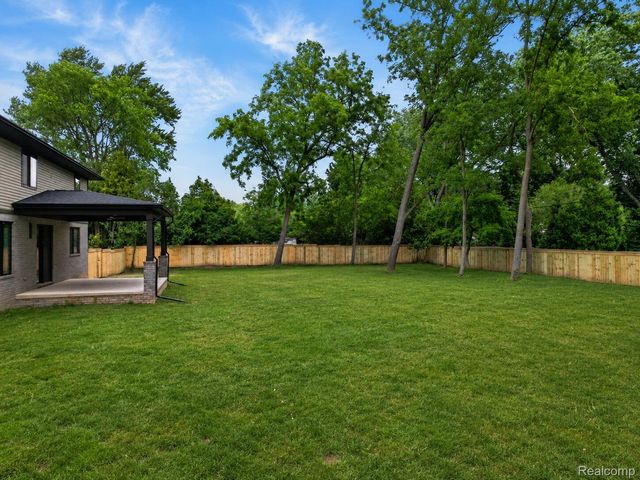 31130 Lahser, Beverly Hills Village, MI 48025