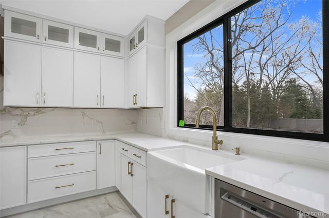 31130 Lahser, Beverly Hills Village, MI 48025