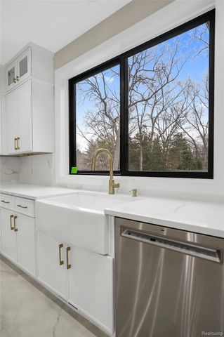 31130 Lahser, Beverly Hills Village, MI 48025
