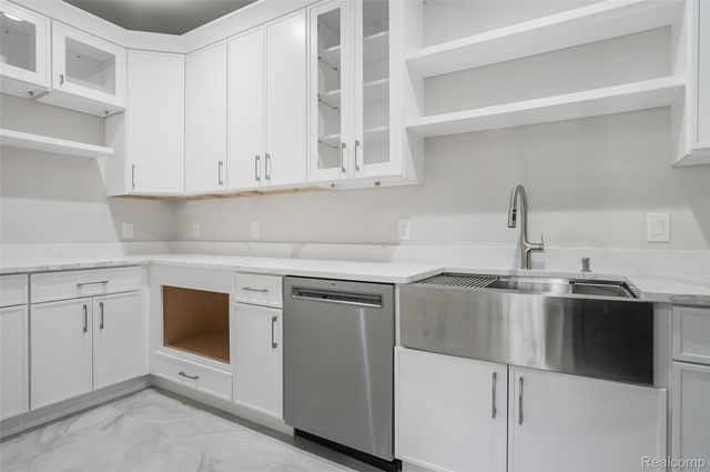 31130 Lahser, Beverly Hills Village, MI 48025