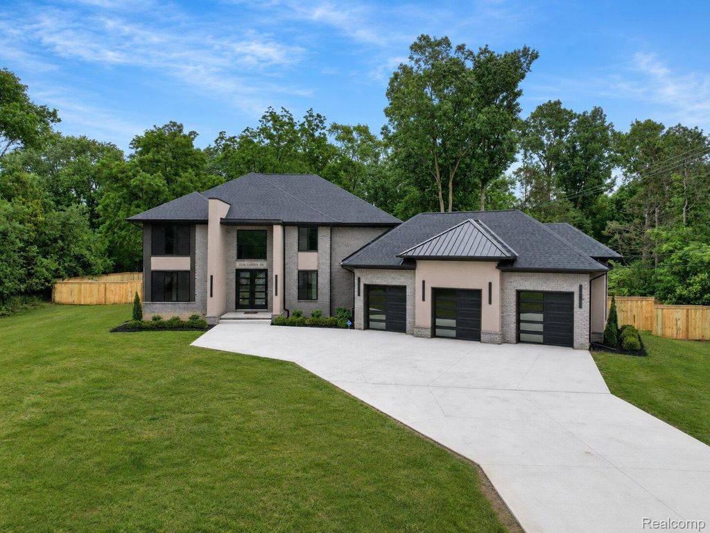 31130 Lahser, Beverly Hills Village, MI 48025