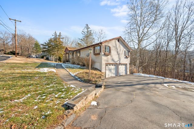 90 Pinnacle Road, Plainville, CT 06062
