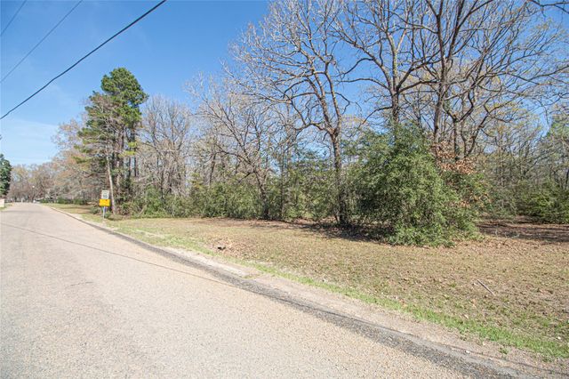 120 Island Drive, Livingston, TX 77351