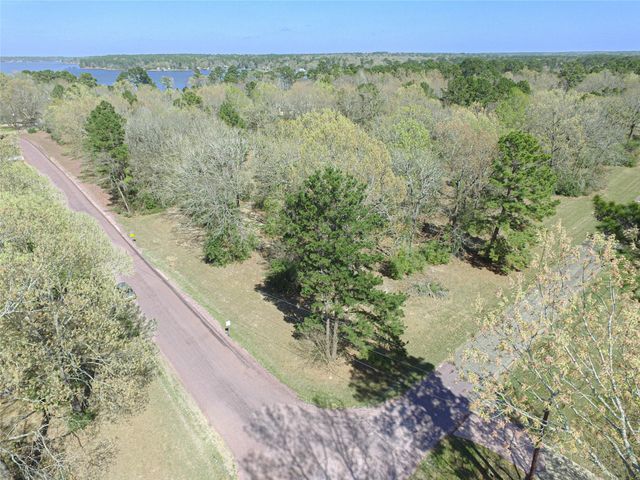 120 Island Drive, Livingston, TX 77351