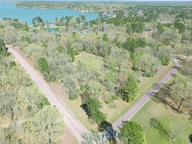 120 Island Drive, Livingston, TX 77351