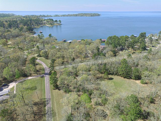 120 Island Drive, Livingston, TX 77351