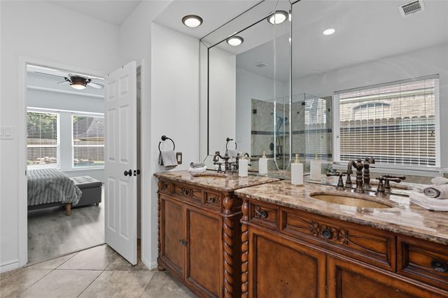 35 Outervale Place, The Woodlands, TX 77381