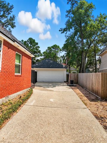 35 Outervale Place, The Woodlands, TX 77381