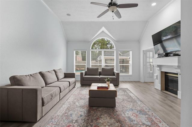 35 Outervale Place, The Woodlands, TX 77381