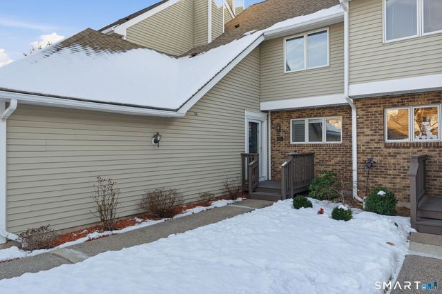 3 Steeplechase Drive 3, Newington, CT 06111