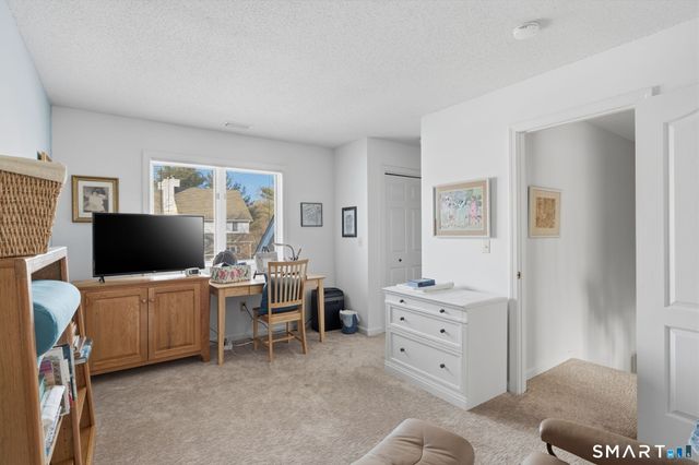 3 Steeplechase Drive 3, Newington, CT 06111