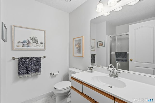 3 Steeplechase Drive 3, Newington, CT 06111