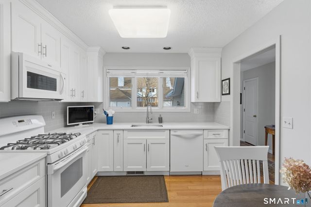 3 Steeplechase Drive 3, Newington, CT 06111