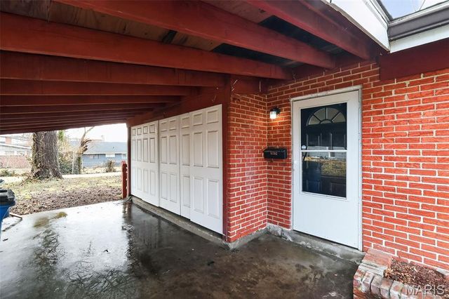 8302 Woodhurst Drive, Berkeley, MO 63134