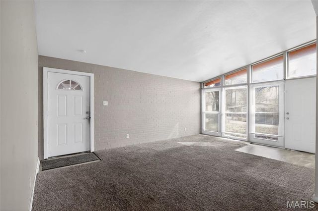 8302 Woodhurst Drive, Berkeley, MO 63134