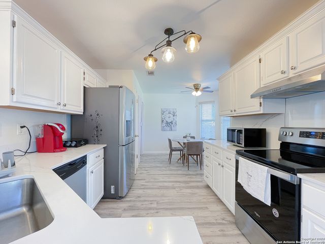 11427 BALTIC DR, San Antonio, TX 78213