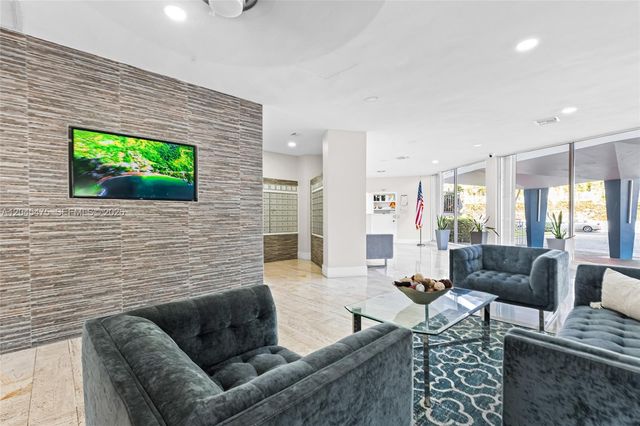 301 N Ocean Blvd 302, Pompano Beach, FL 33062