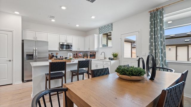 2518 Violet Theo LN, Round Rock, TX 78665