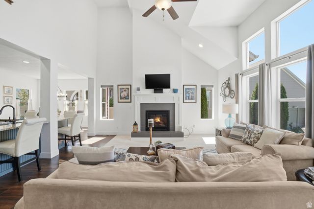 409 N HILL FARMS LN, Kaysville, UT 84037