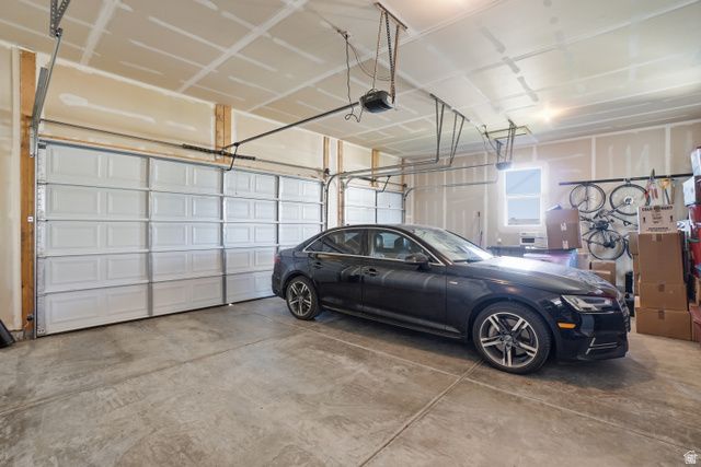 409 N HILL FARMS LN, Kaysville, UT 84037