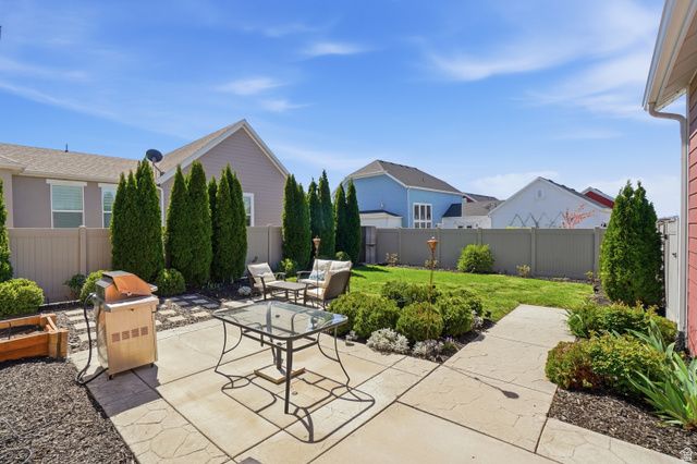 409 N HILL FARMS LN, Kaysville, UT 84037