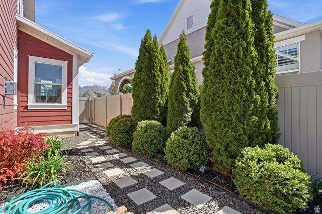 409 N HILL FARMS LN, Kaysville, UT 84037
